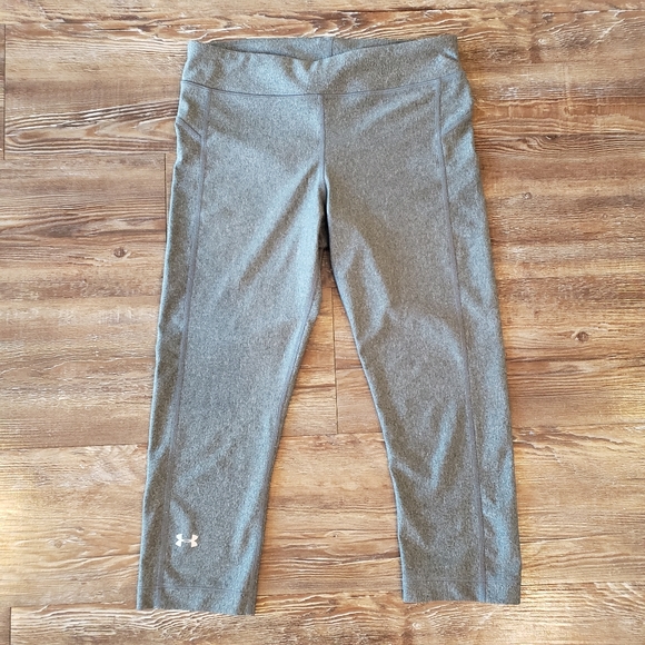 Under Armour Crop Leggings, like New - Picture 1 of 4